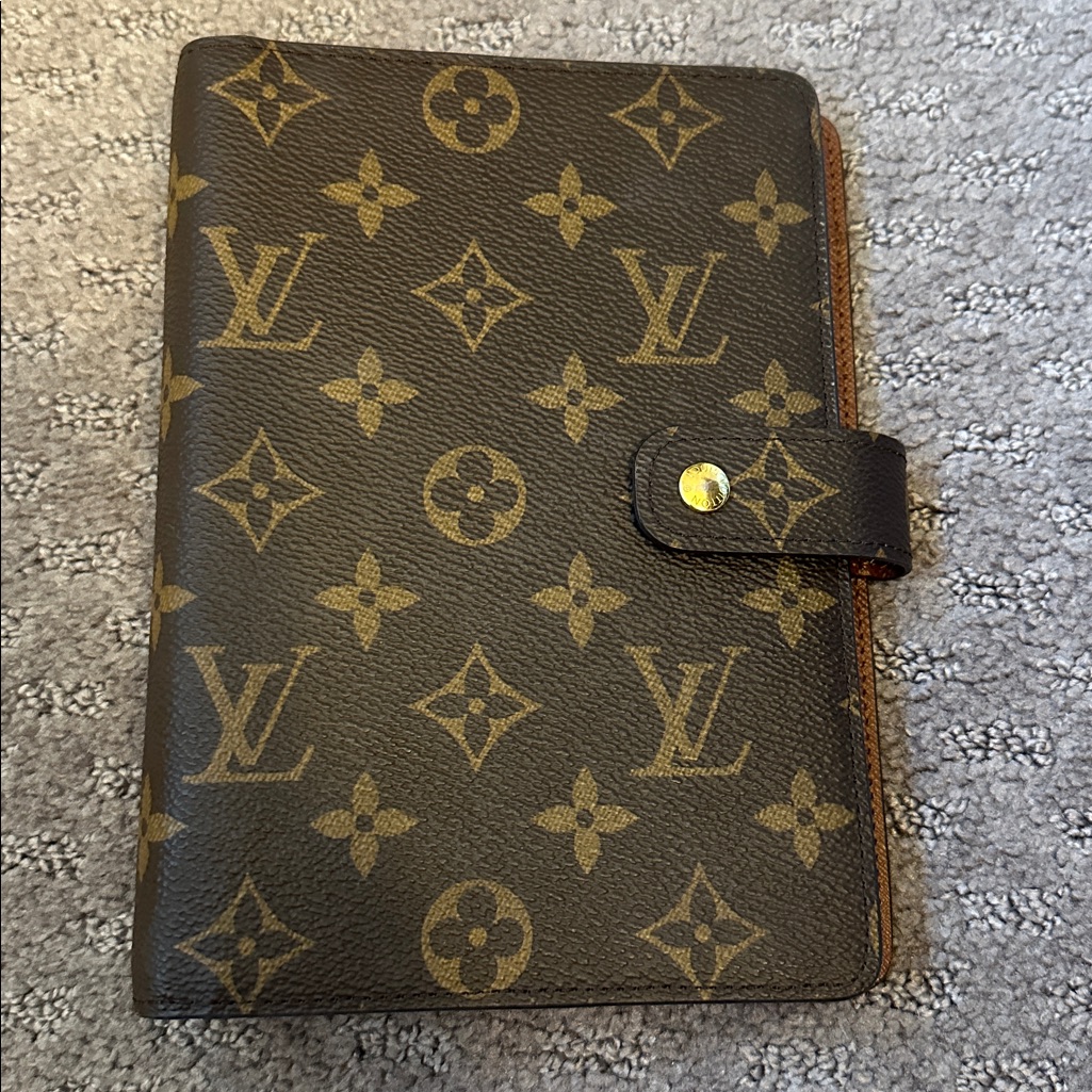 Authentic Louis Vuitton Medium Ring Agenda Cover